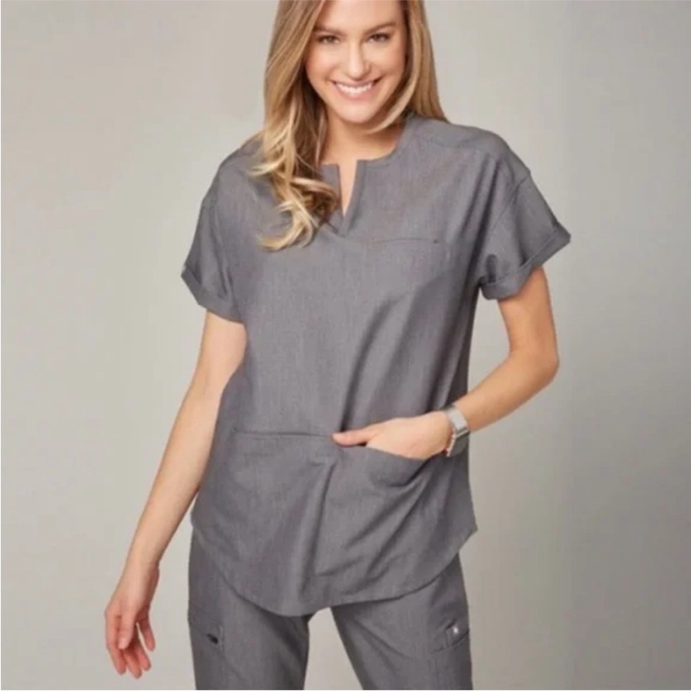 FIGS Cayo Popover Scrub Top L Graphite EUC